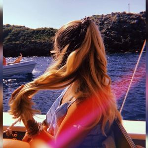 Meet your Posher, Violet